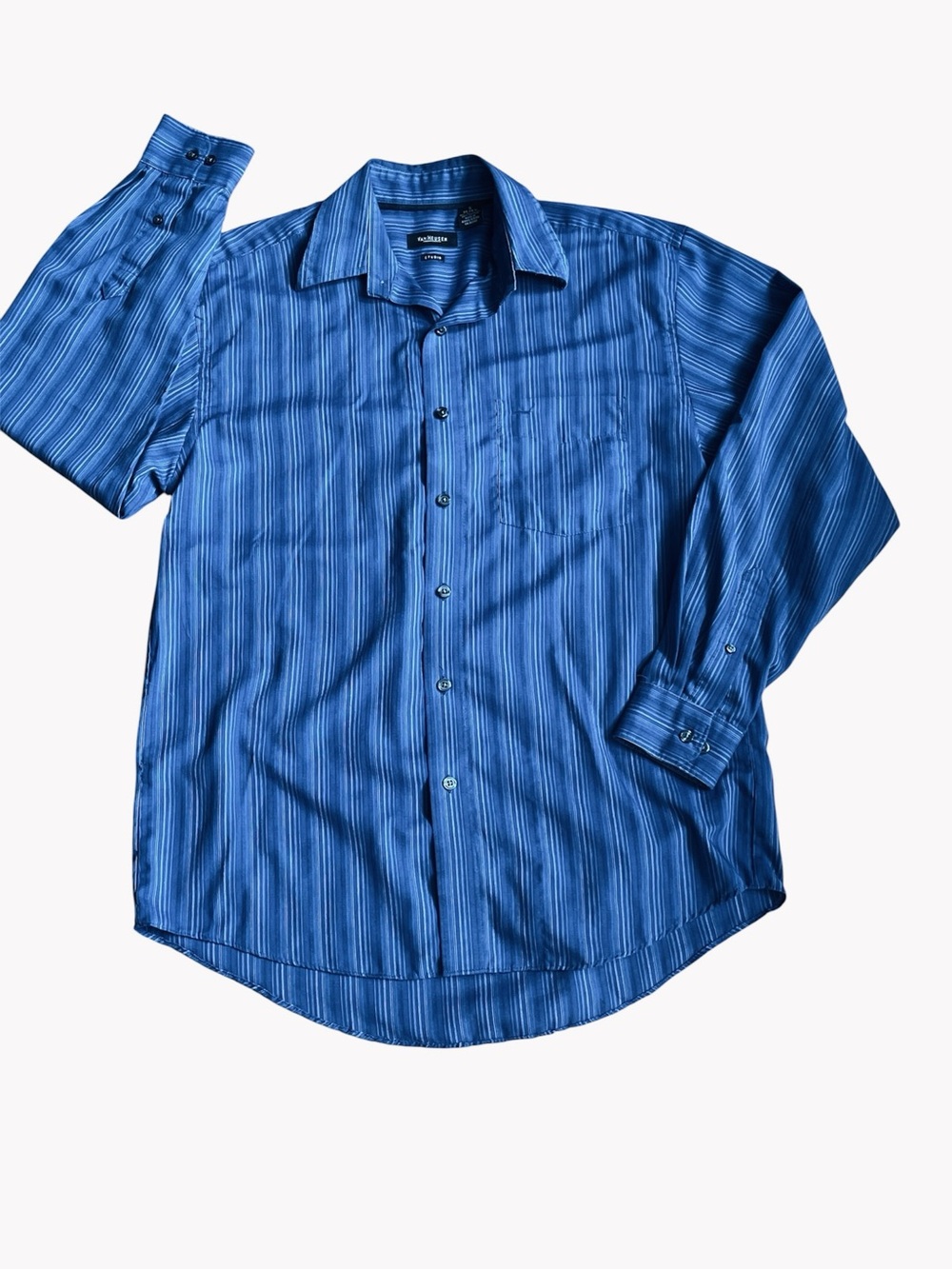 Van Heusen Blue Striped Shirt Size S 14-14.5 Mens Long Sleeve Spread Collar